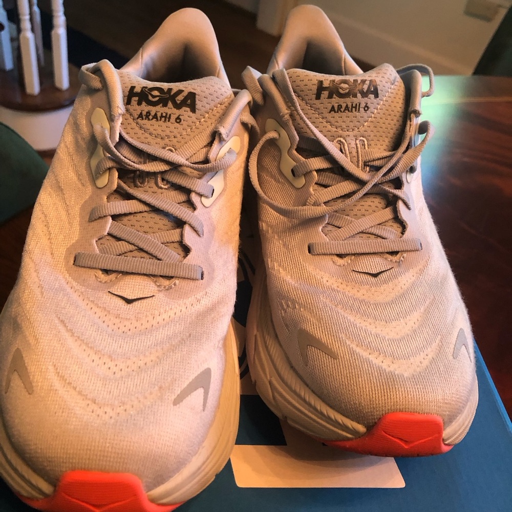 Hoka arahi 6